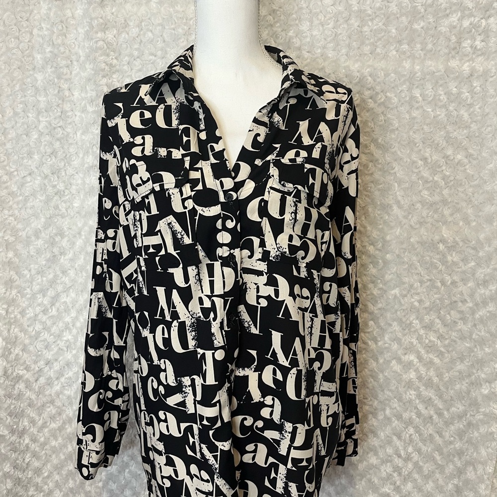 Milk & Honey Black and White Letter Print Blouse Size XL